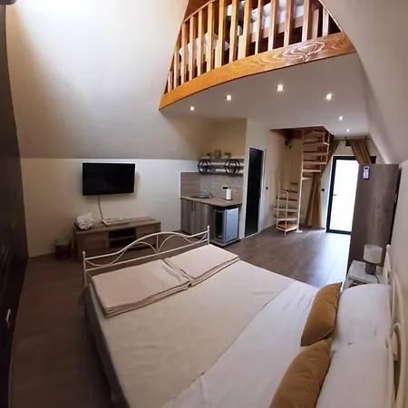 Marina Agreena 酒店 2*