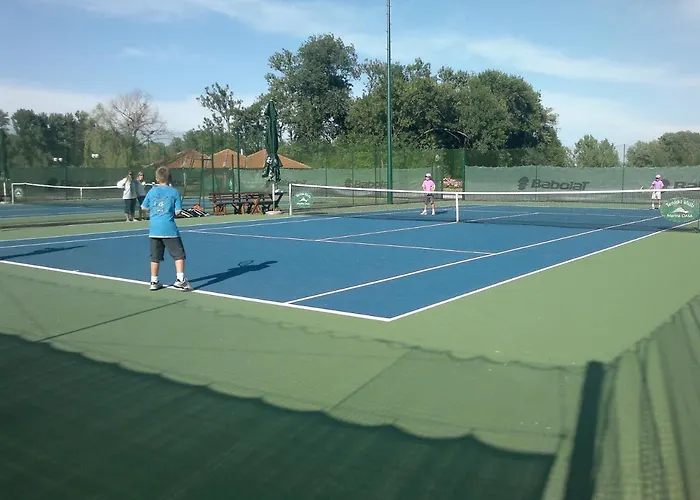 Marina Agreena Hotel 2*